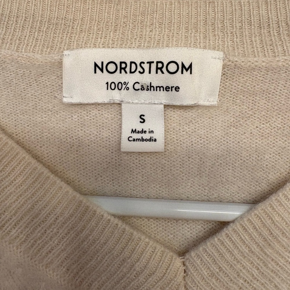 Nordstrom Elegant Cream V-Neck Sweater - Picture 3 of 3